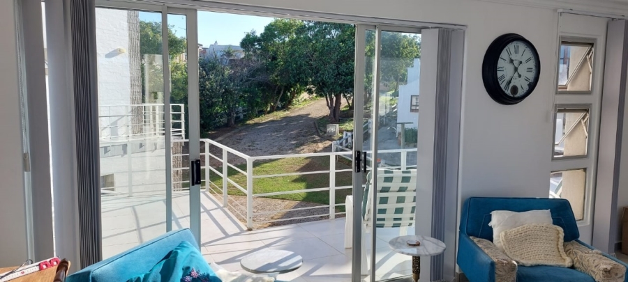 3 Bedroom Property for Sale in Wavecrest Eastern Cape